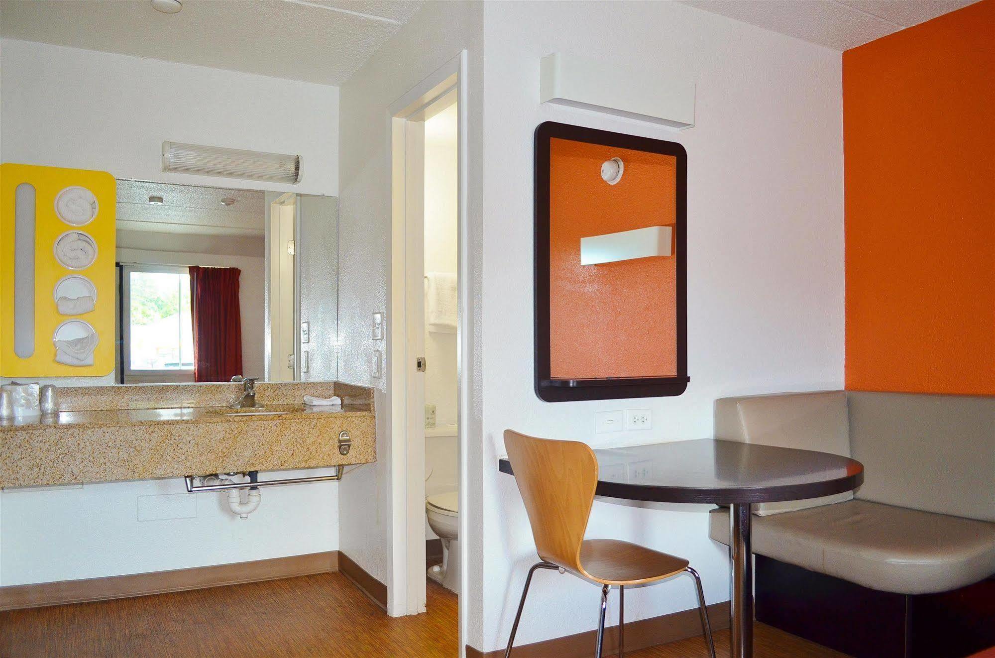 Motel 6 Boston South - Braintree Dış mekan fotoğraf