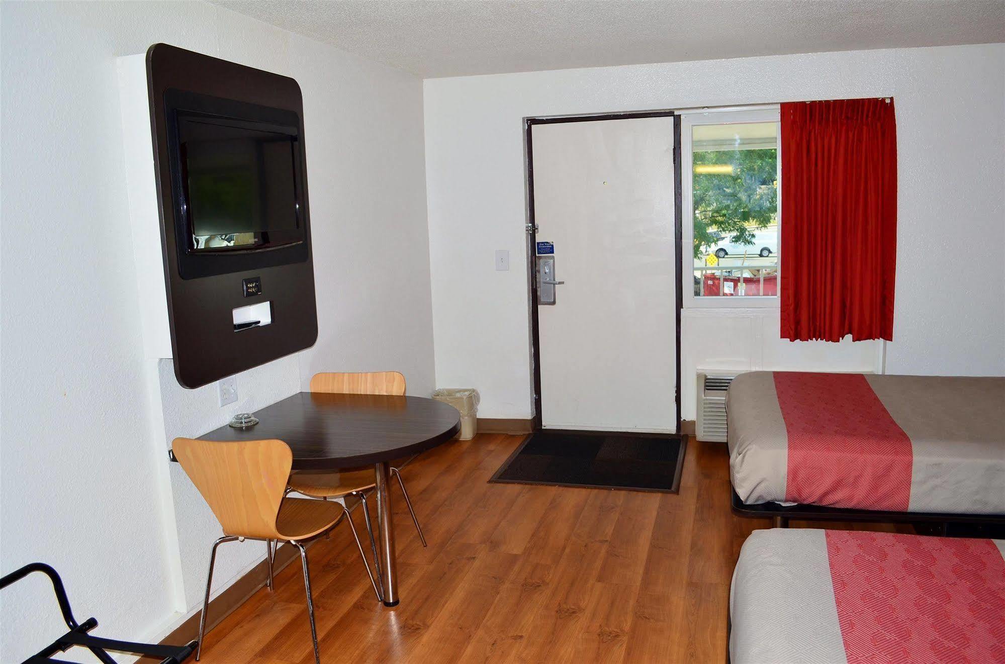 Motel 6 Boston South - Braintree Dış mekan fotoğraf
