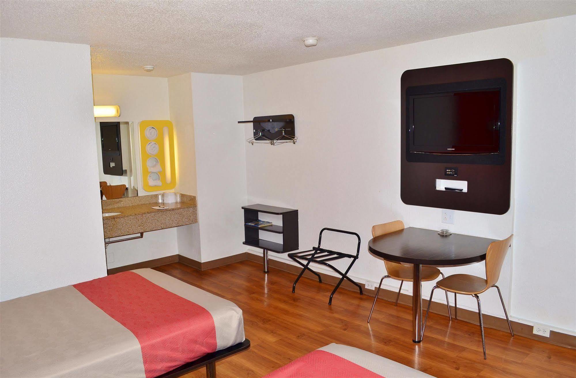 Motel 6 Boston South - Braintree Dış mekan fotoğraf