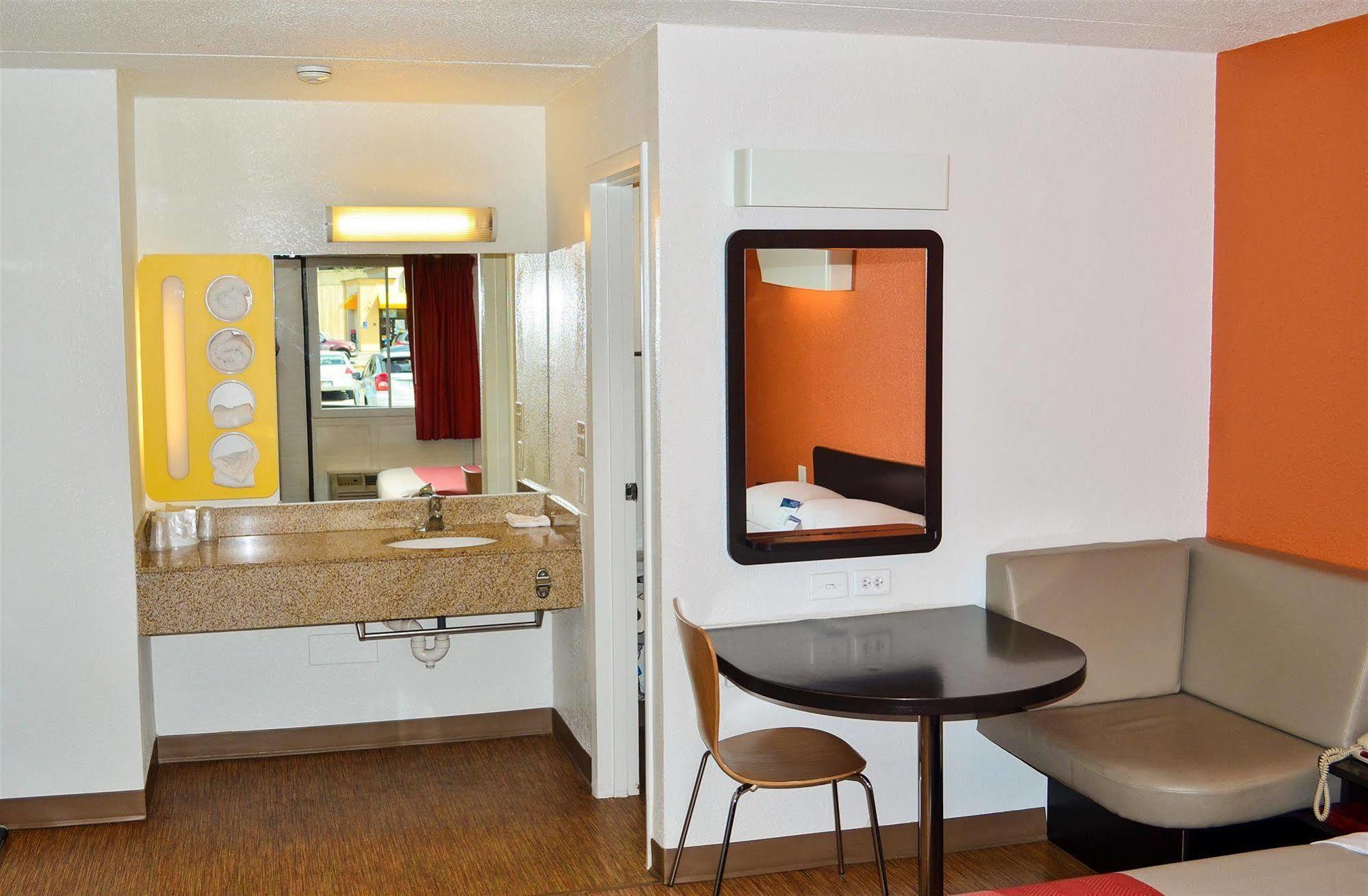Motel 6 Boston South - Braintree Dış mekan fotoğraf