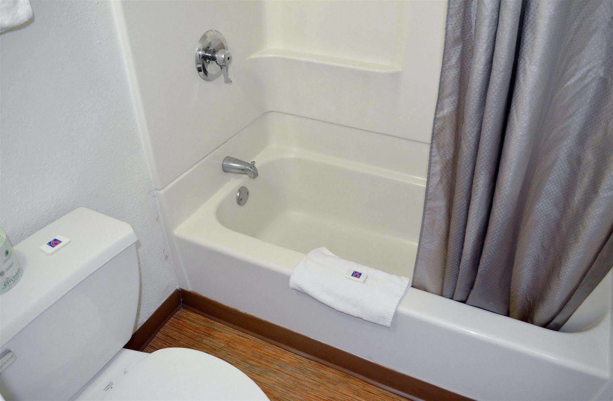 Motel 6 Boston South - Braintree Dış mekan fotoğraf